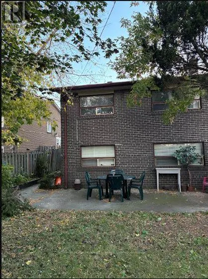 3 BENTON STREET