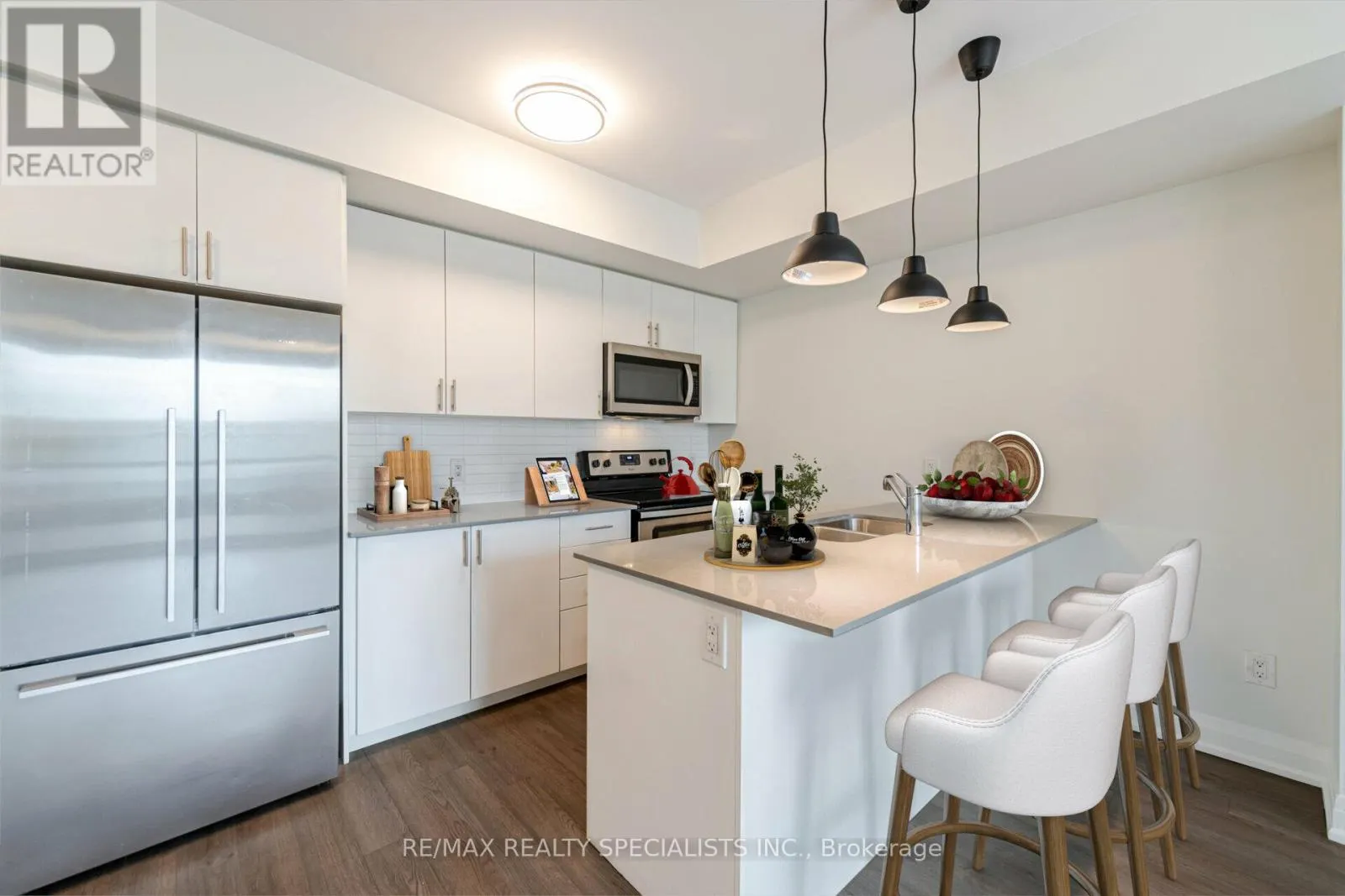 103 - 1208 MAIN STREET E