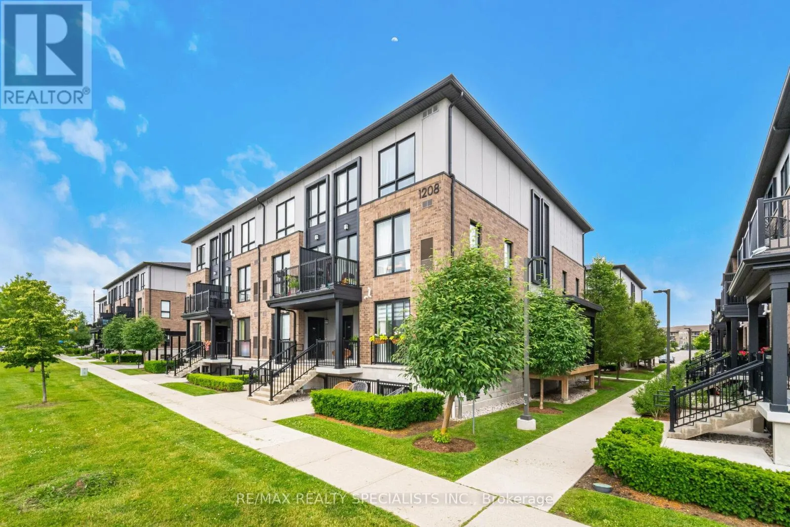 103 - 1208 MAIN STREET E