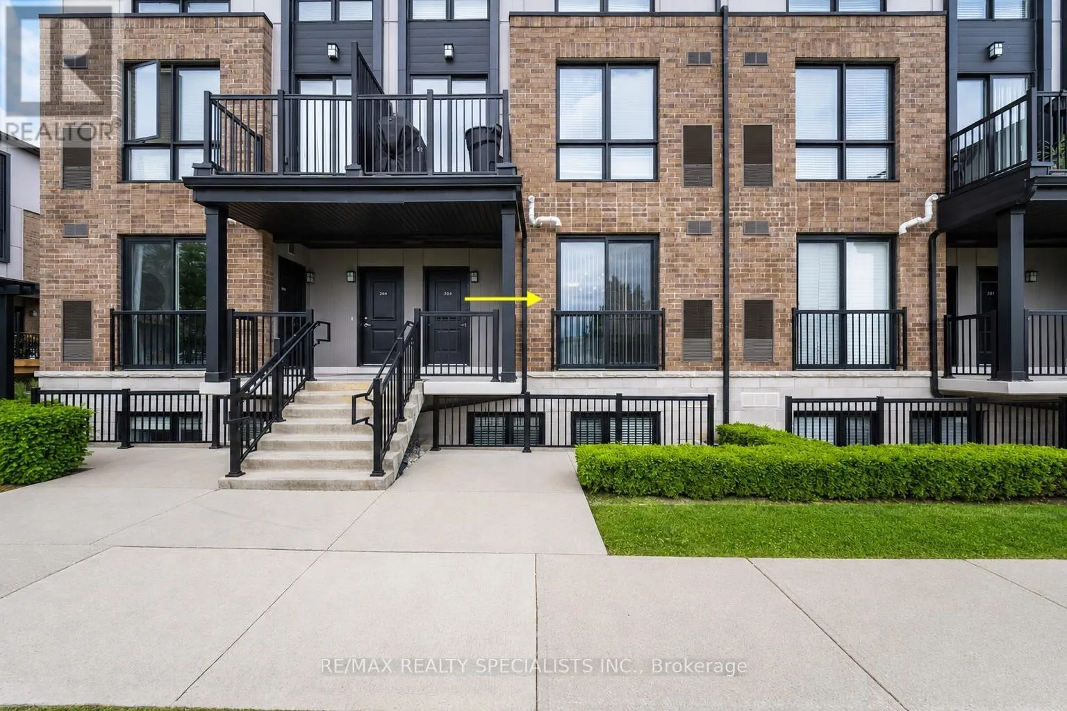 103 - 1208 MAIN STREET E