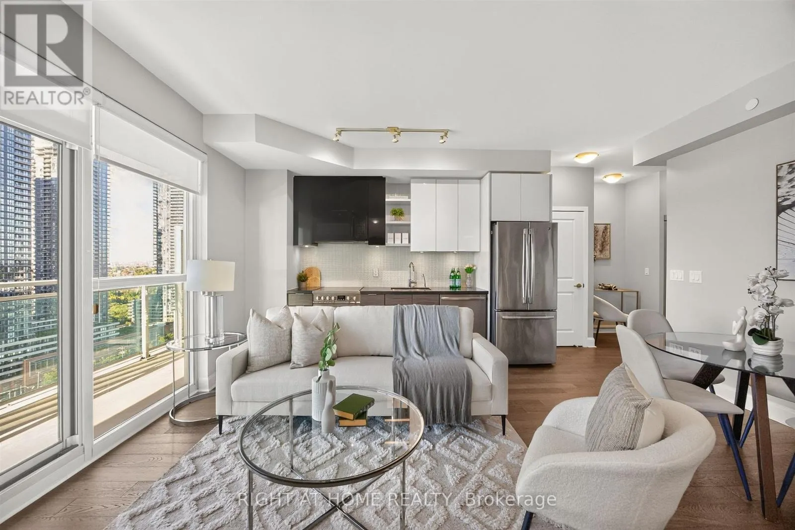 1801 - 33 SHORE BREEZE DRIVE