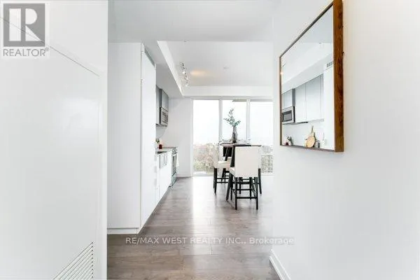 1207 - 270 DUFFERIN STREET W