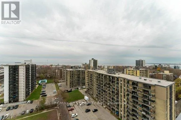 1207 - 270 DUFFERIN STREET W