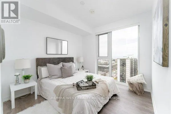 1207 - 270 DUFFERIN STREET W