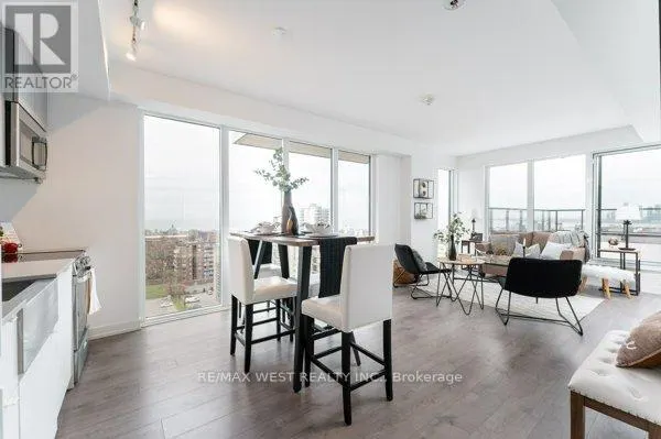 1207 - 270 DUFFERIN STREET W