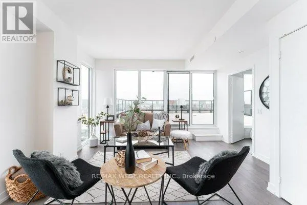 1207 - 270 DUFFERIN STREET W