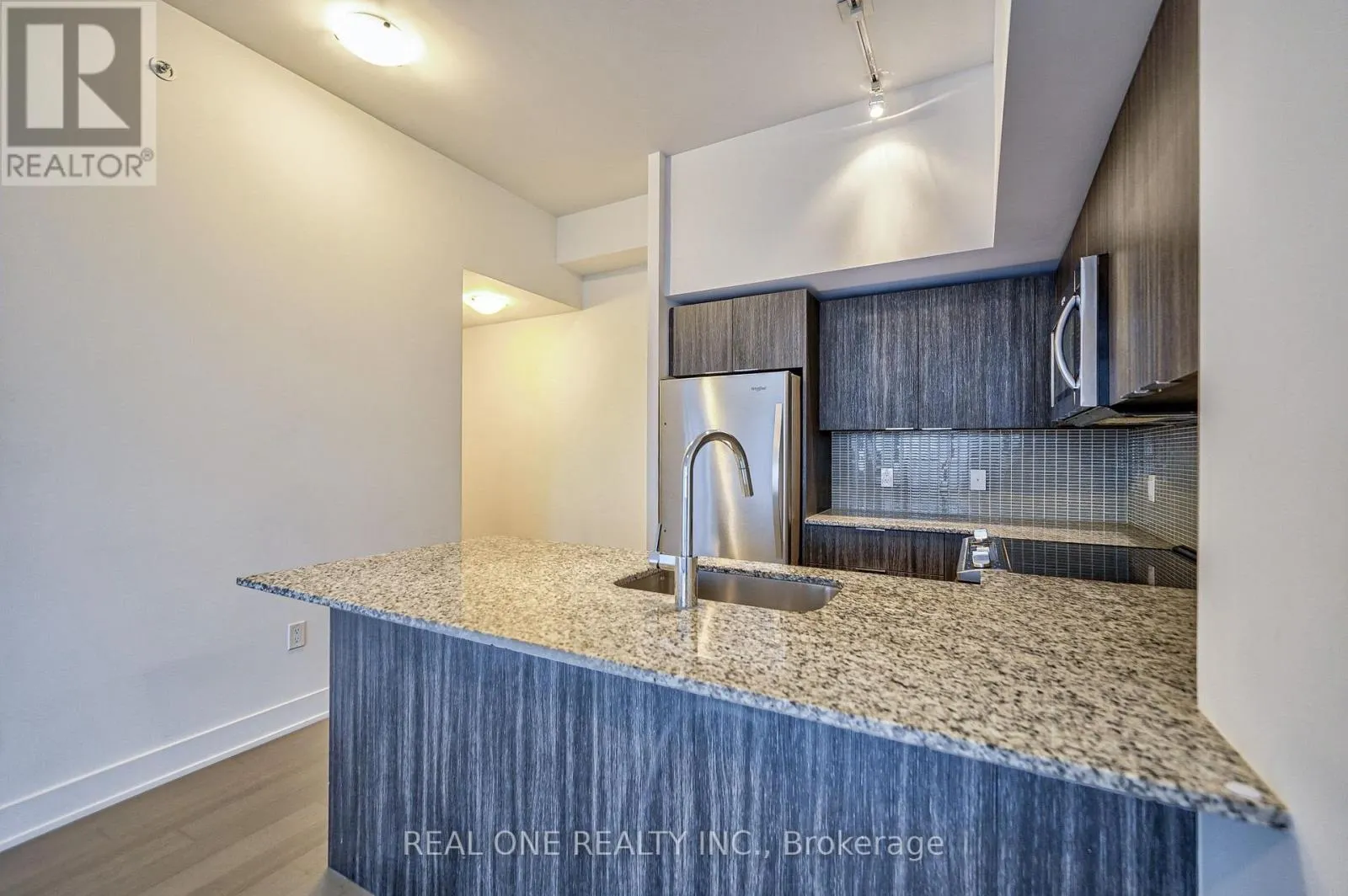 231 - 30 SHORE BREEZE DRIVE
