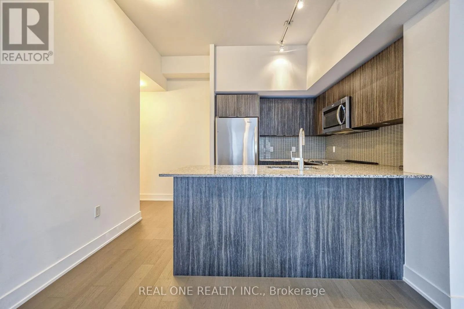 231 - 30 SHORE BREEZE DRIVE