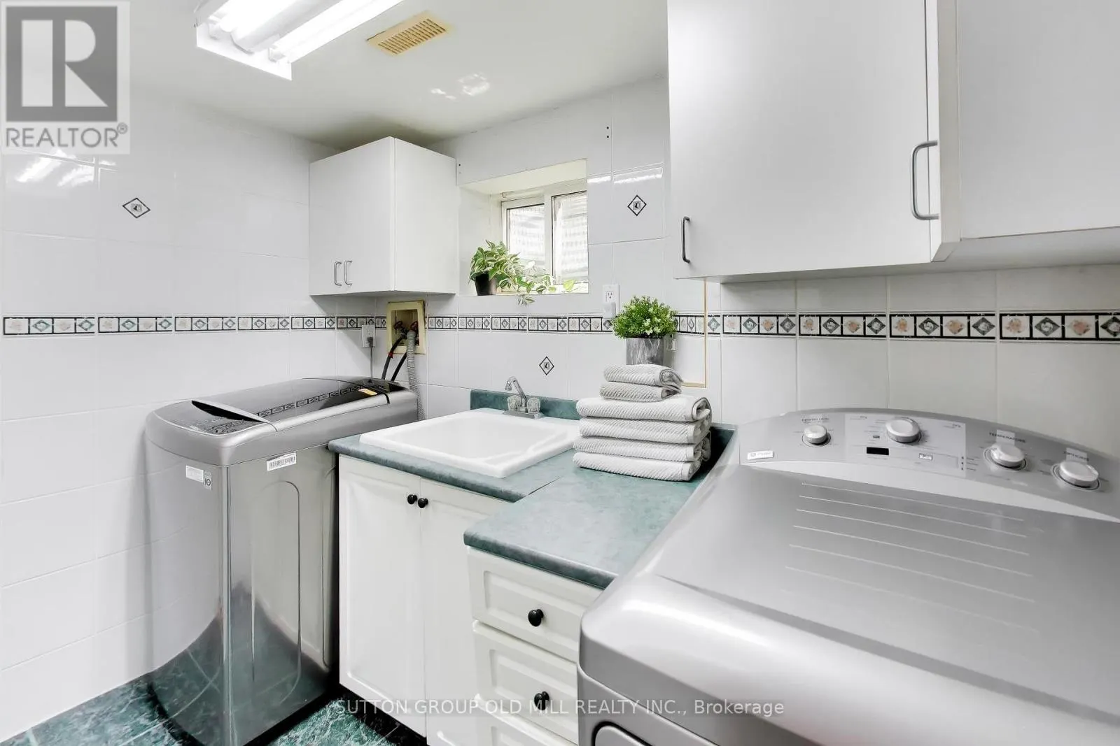 251 CHALFIELD LANE