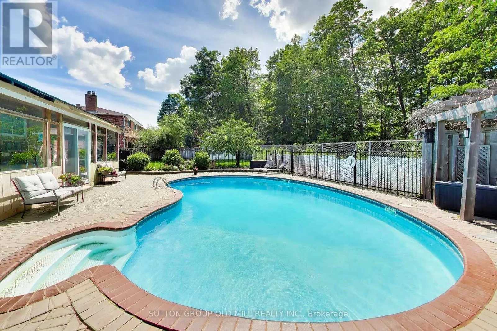251 CHALFIELD LANE
