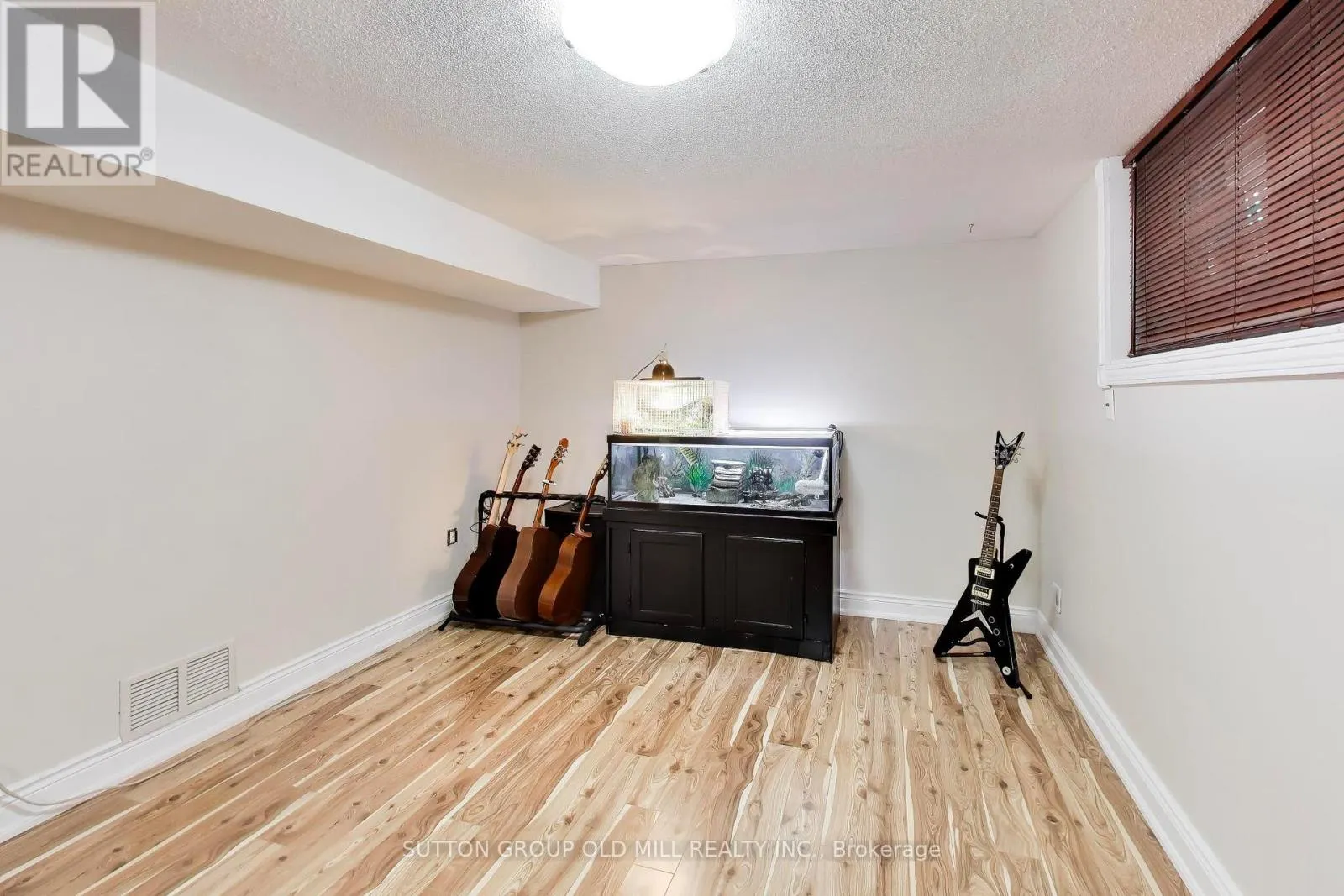 251 CHALFIELD LANE