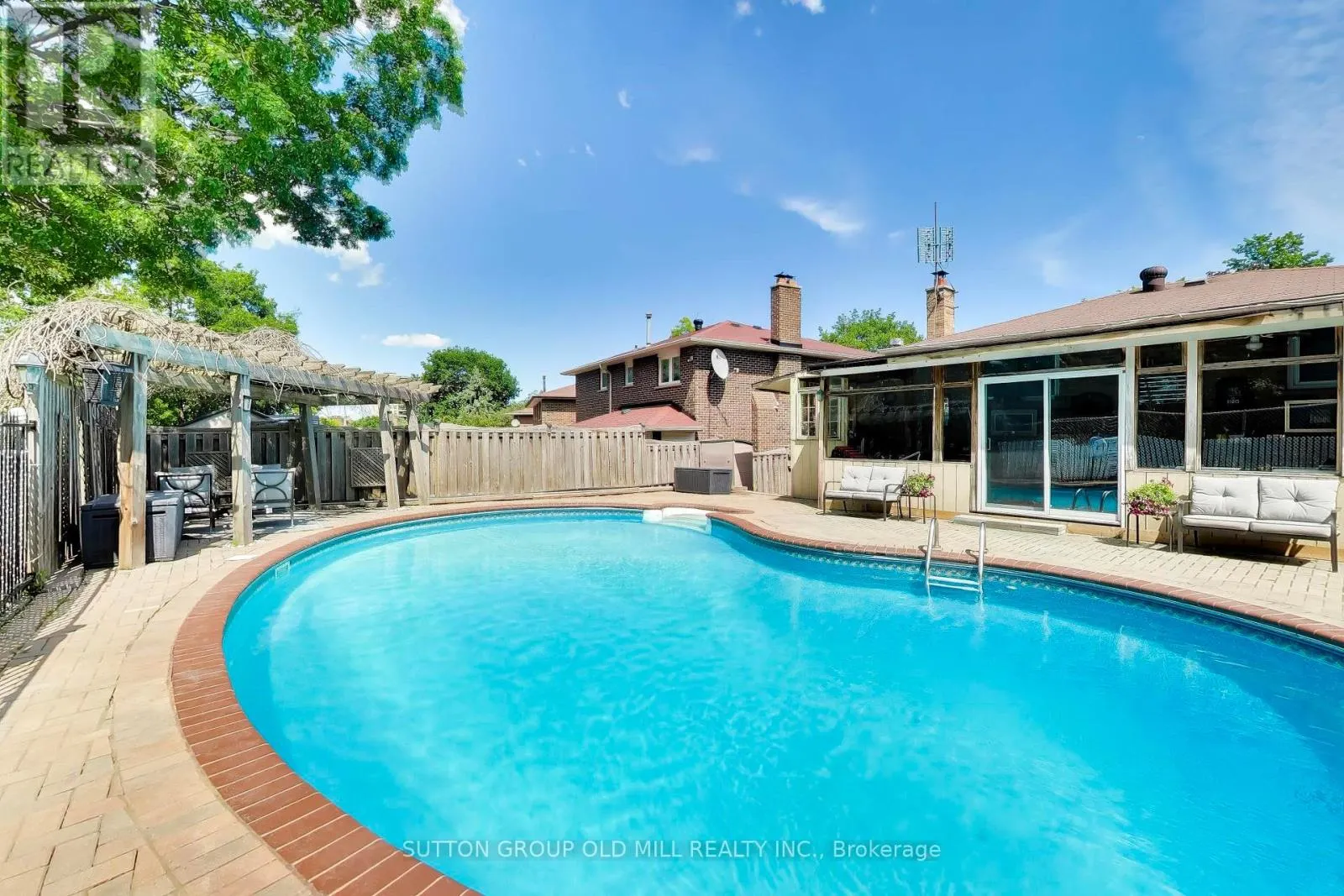 251 CHALFIELD LANE