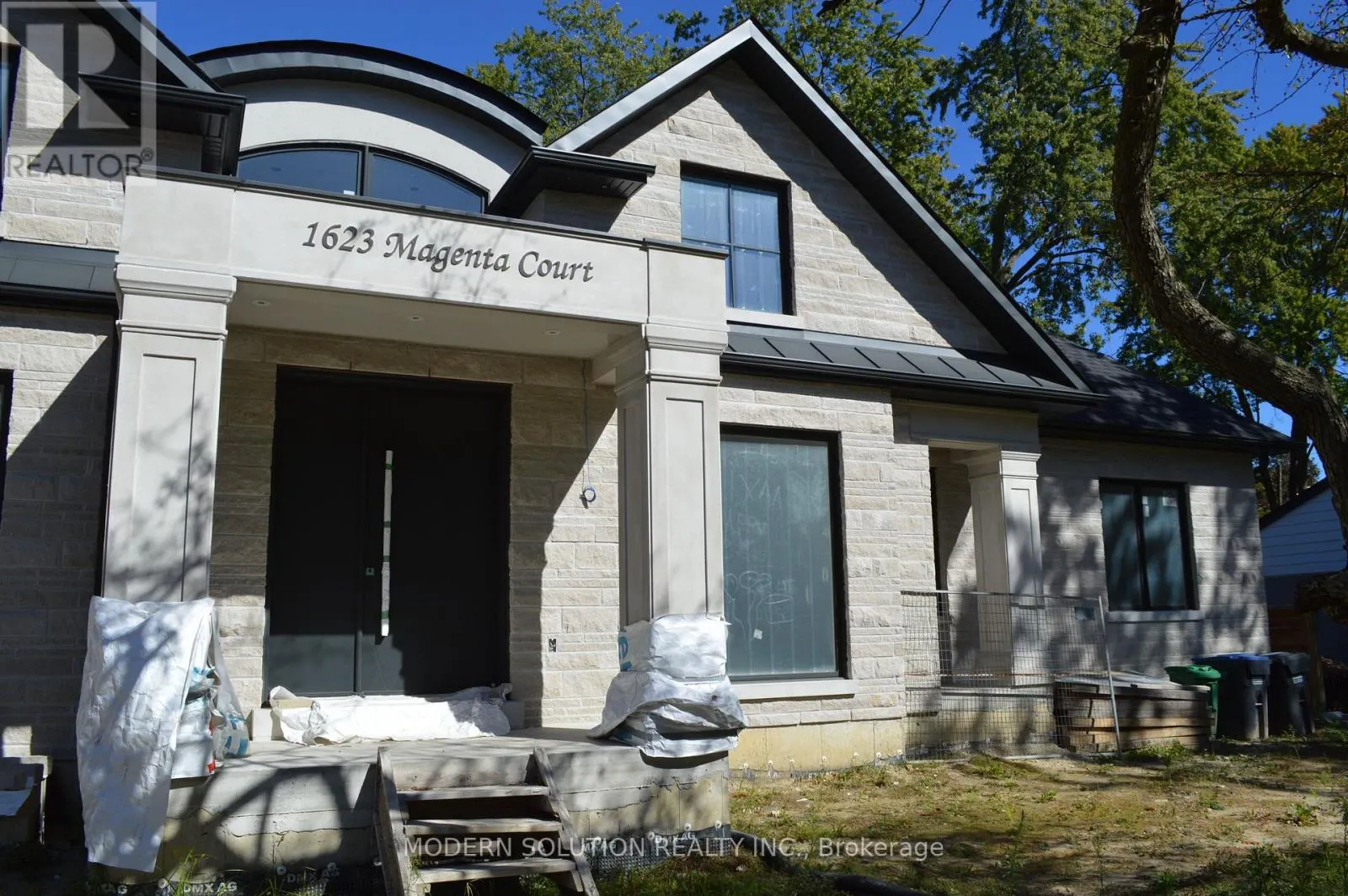 1623 MAGENTA COURT
