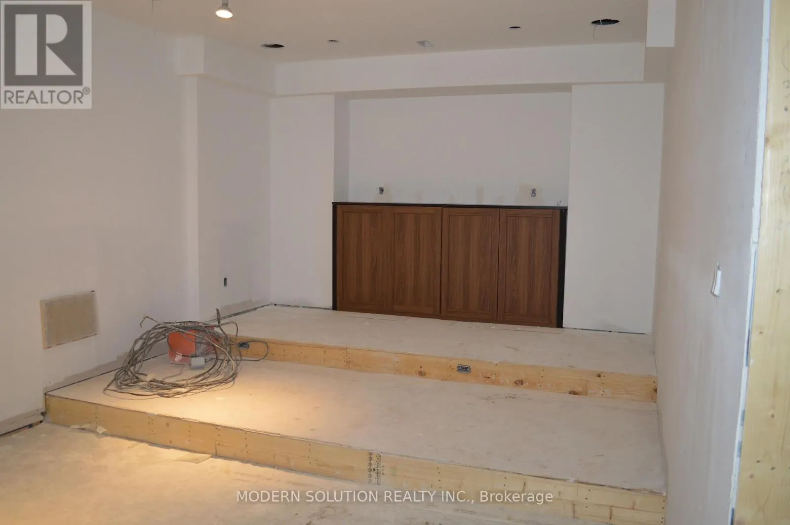 1623 MAGENTA COURT