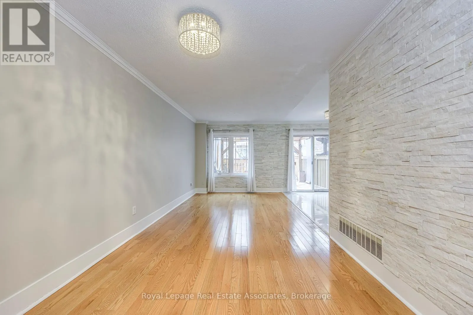 6978 LISANNE COURT