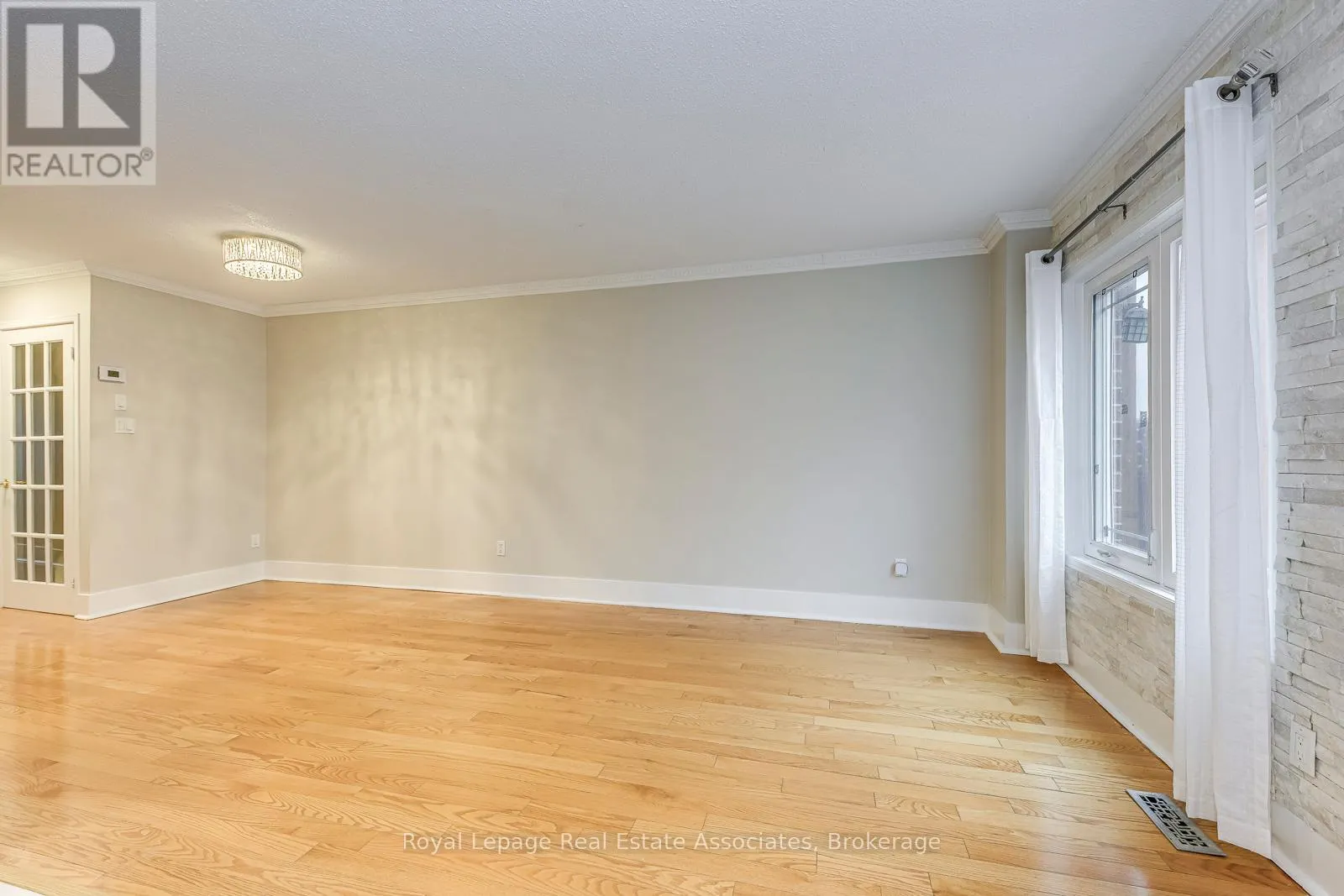 6978 LISANNE COURT