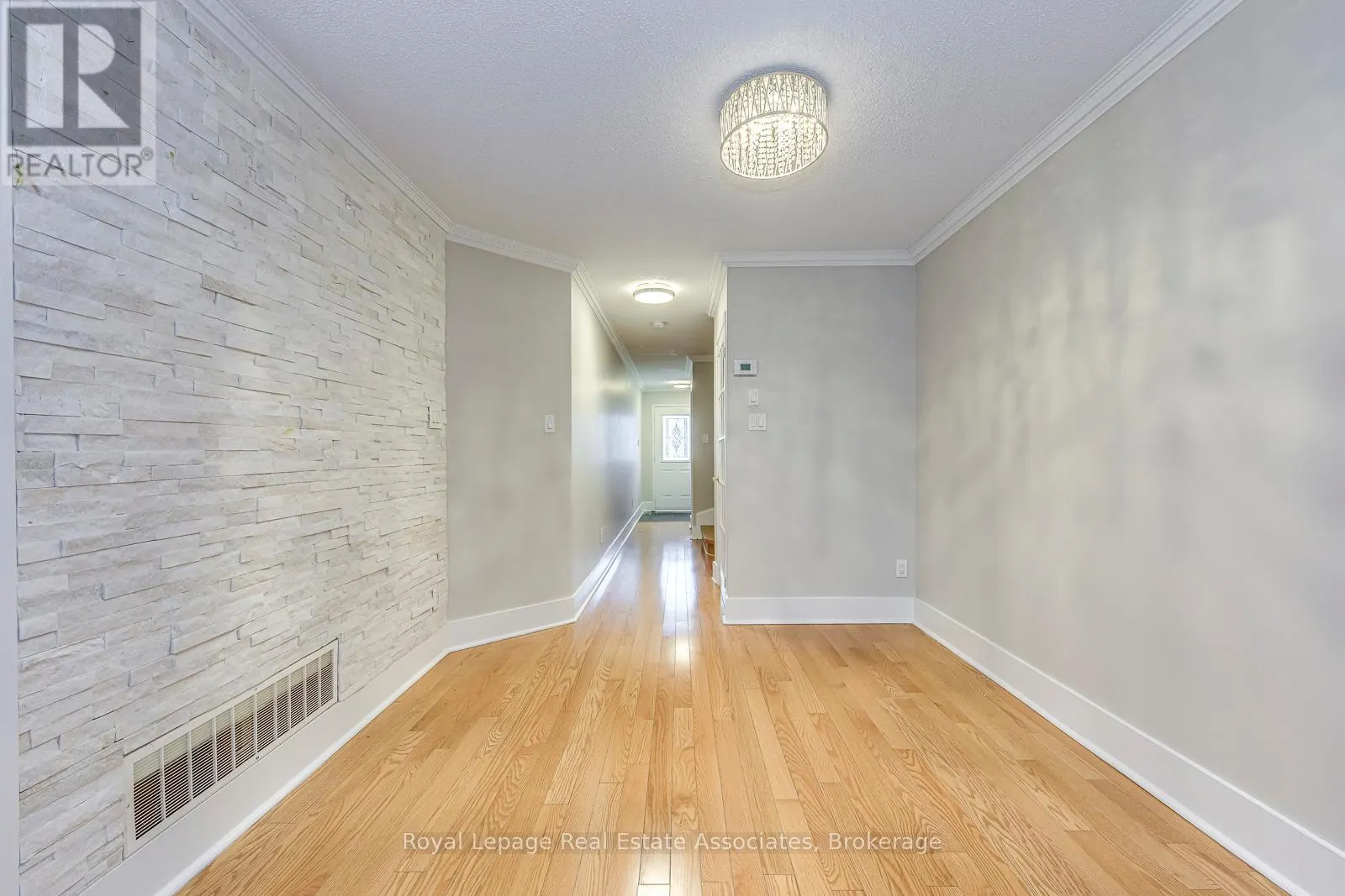 6978 LISANNE COURT