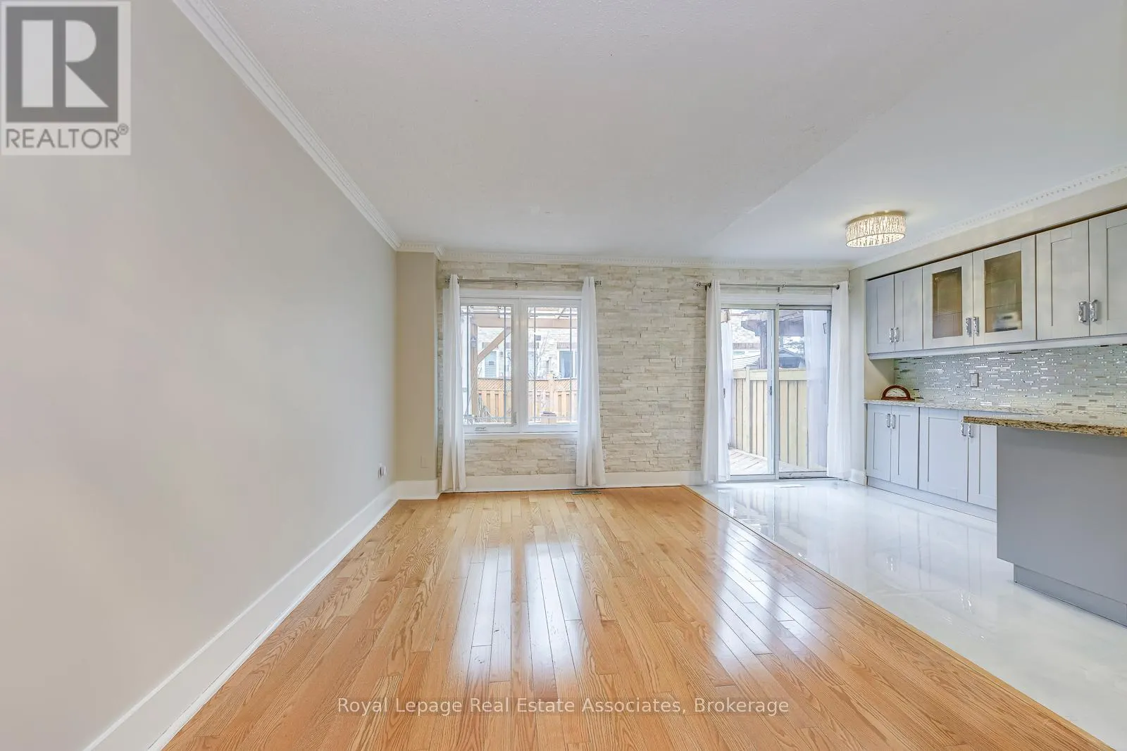 6978 LISANNE COURT