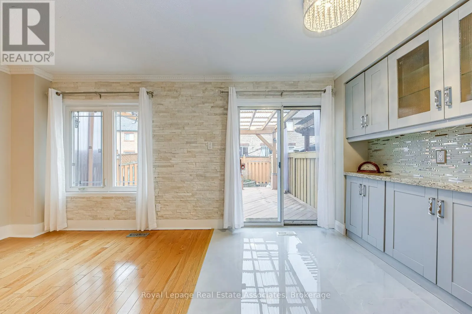 6978 LISANNE COURT