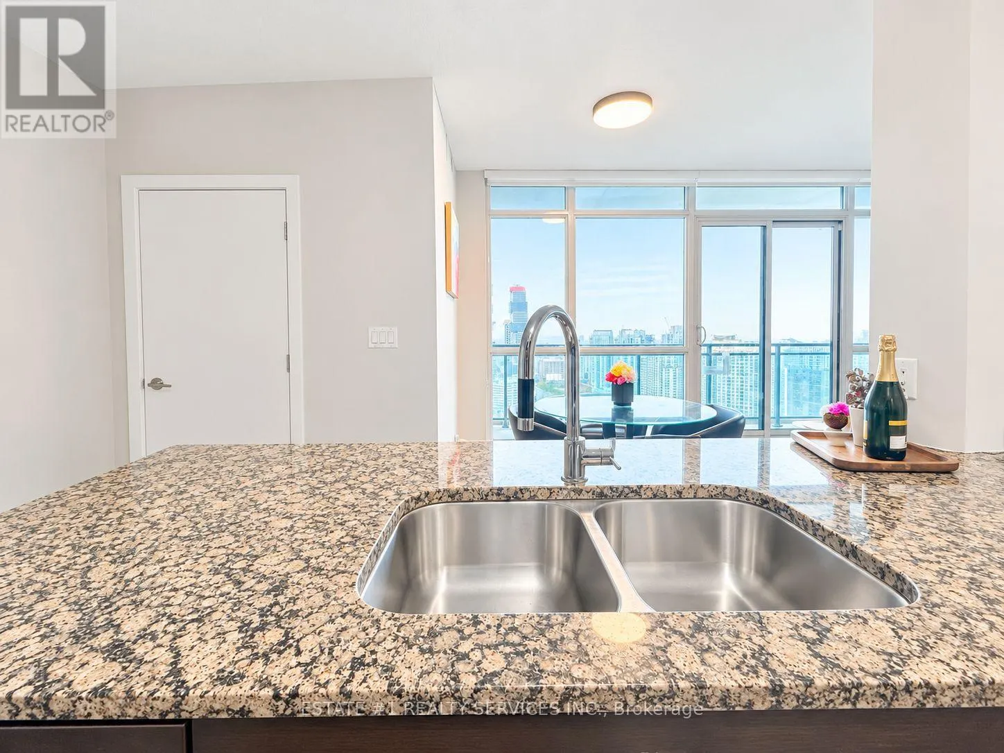 LPH2 - 4065 BRICKSTONE MEWS