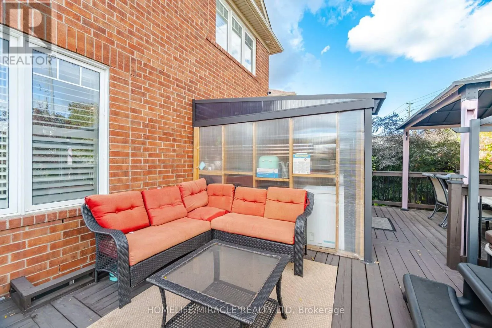33 KLEMSCOTT ROAD
