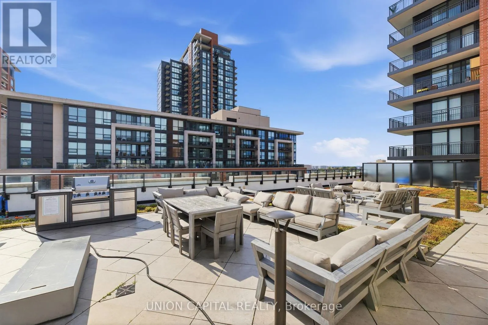 735 - 3091 DUFFERIN STREET