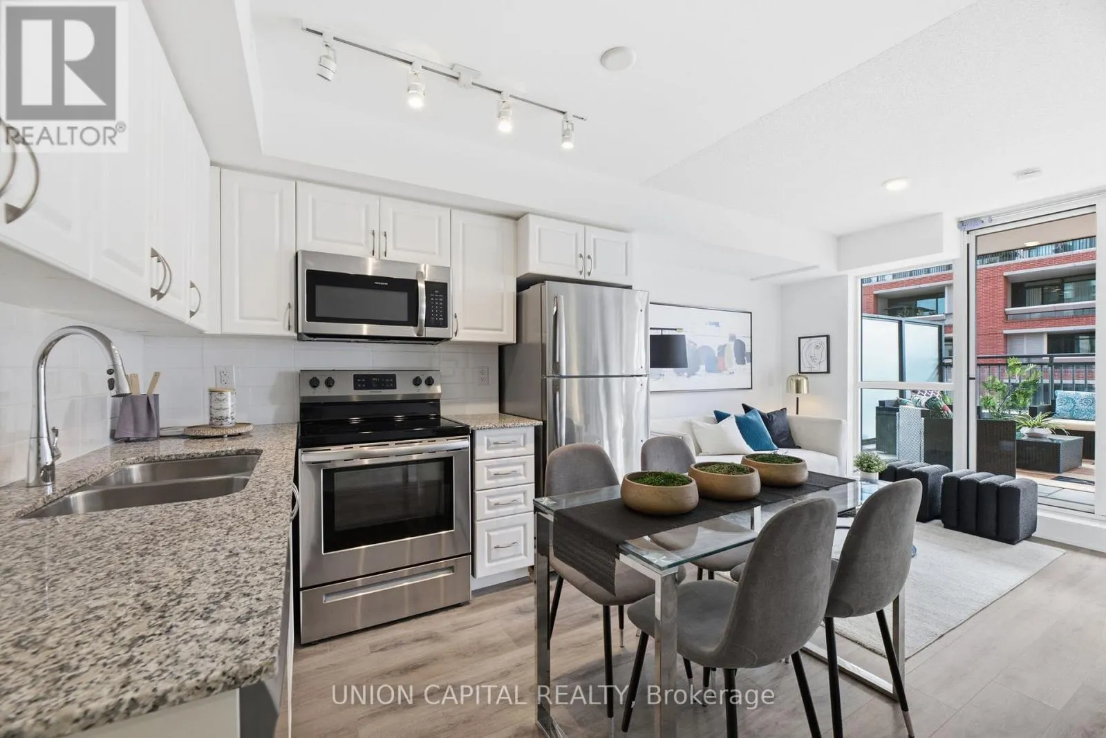 735 - 3091 DUFFERIN STREET