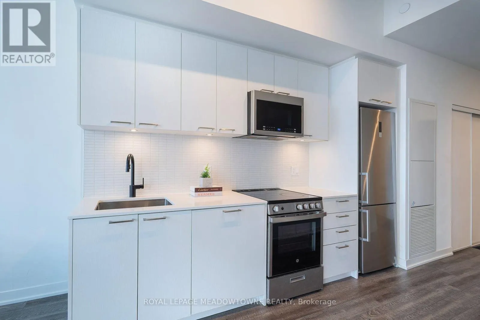712 - 1808 ST. CLAIR AVENUE W