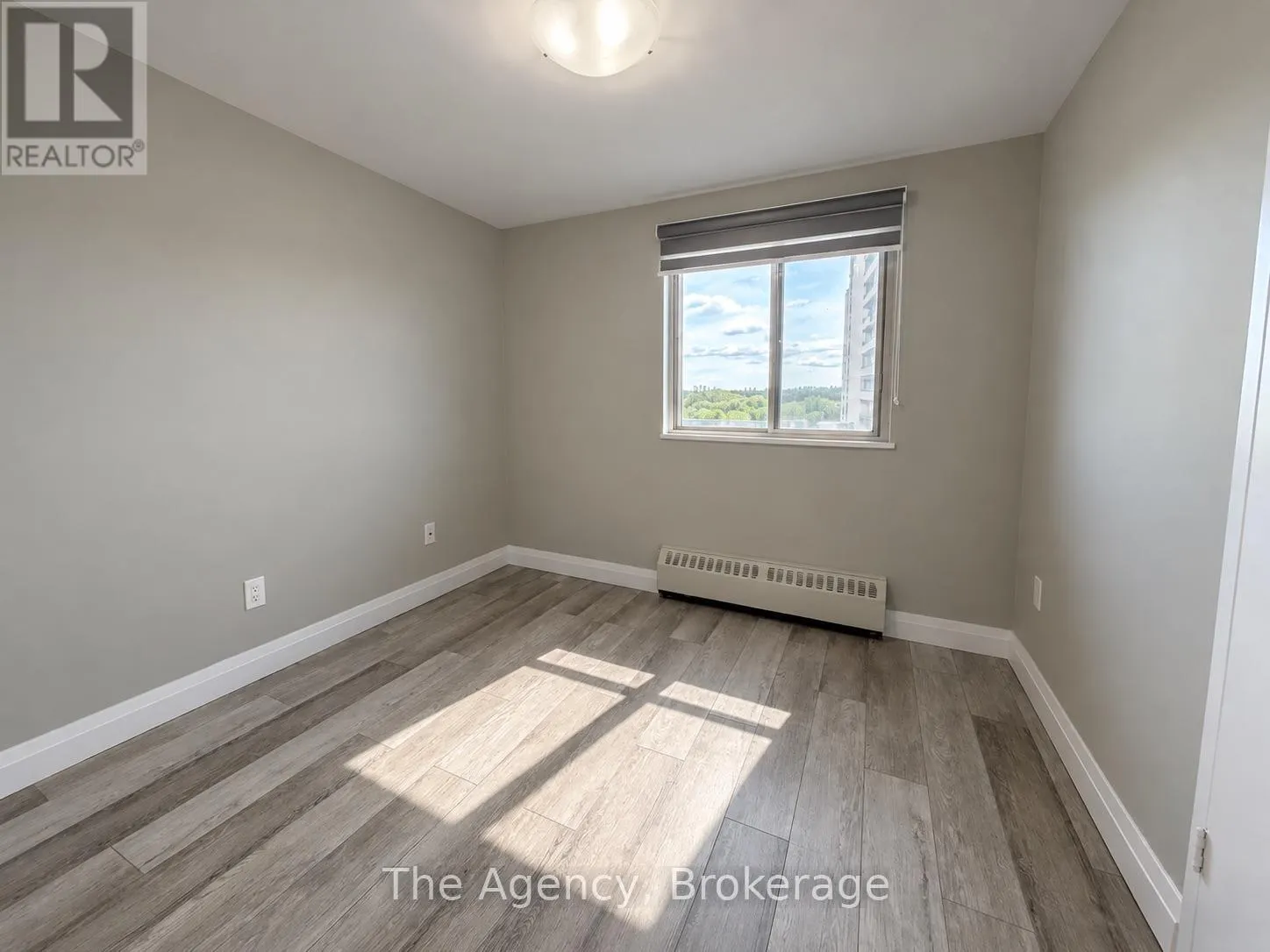 805 - 45 PAISLEY BOULEVARD W #805