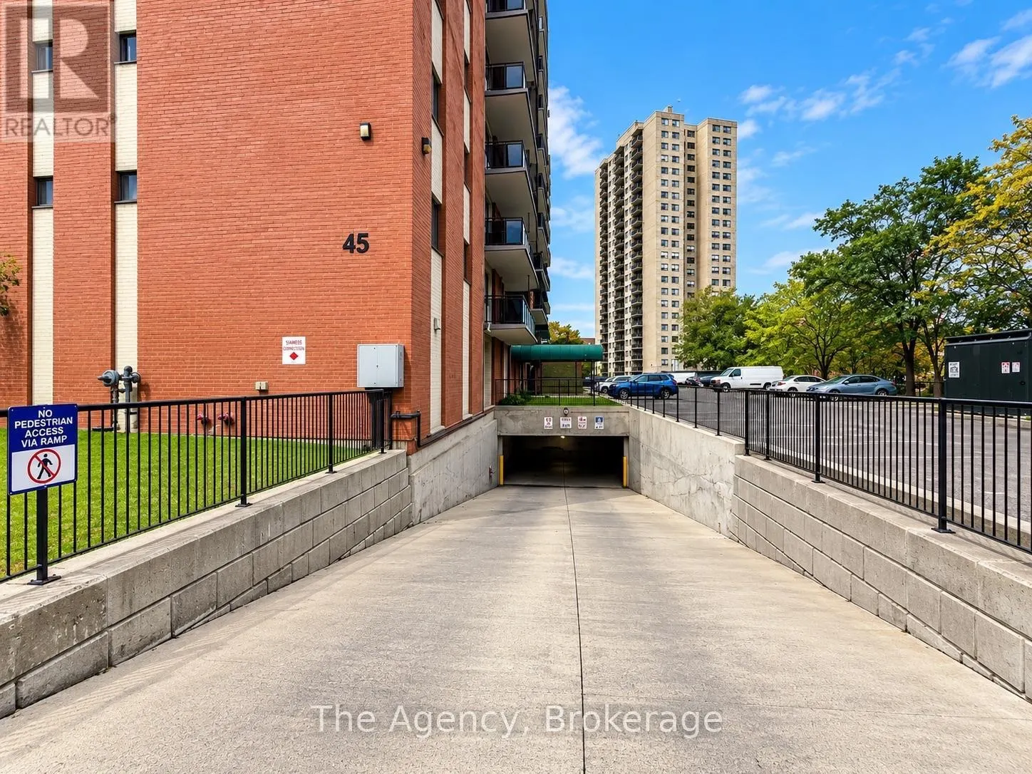 905 - 45 PAISLEY BOULEVARD W #905