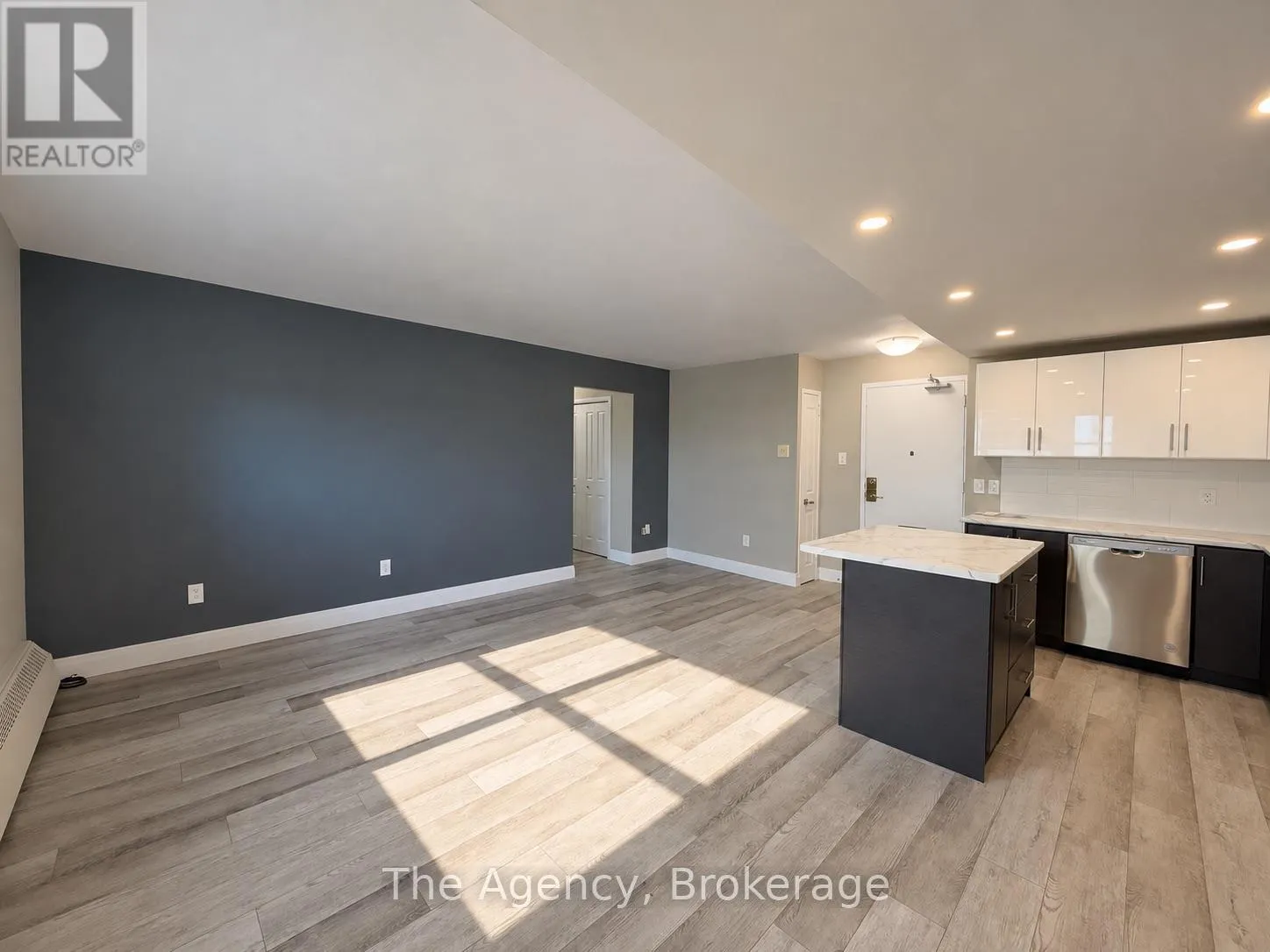 701 - 45 PAISLEY BOULEVARD W #701