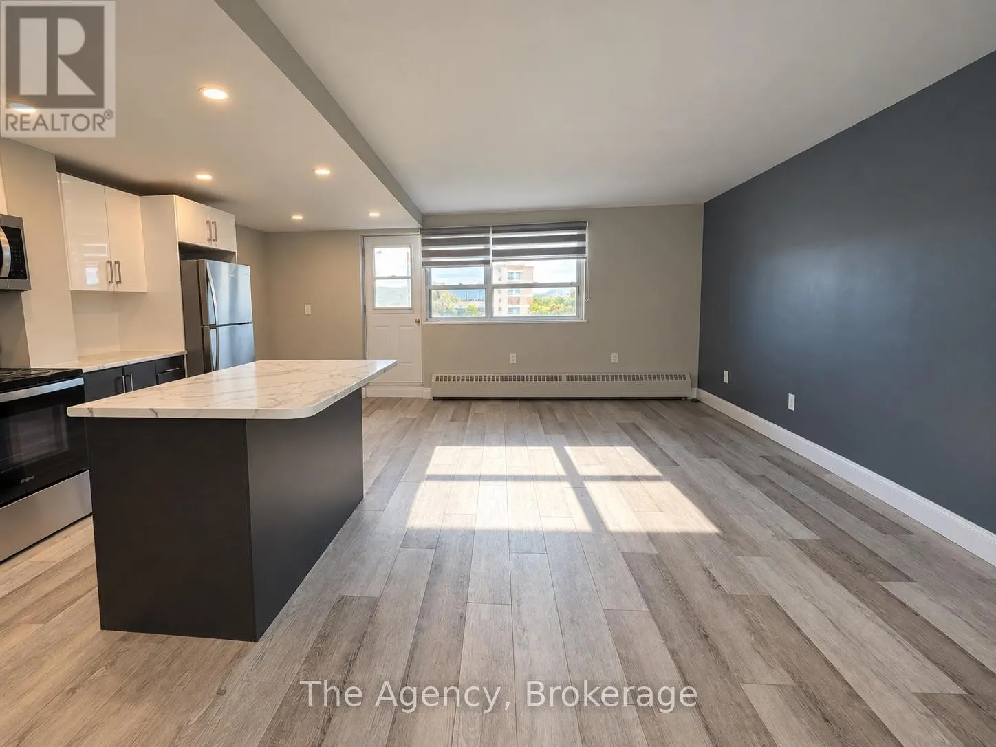 701 - 45 PAISLEY BOULEVARD W #701