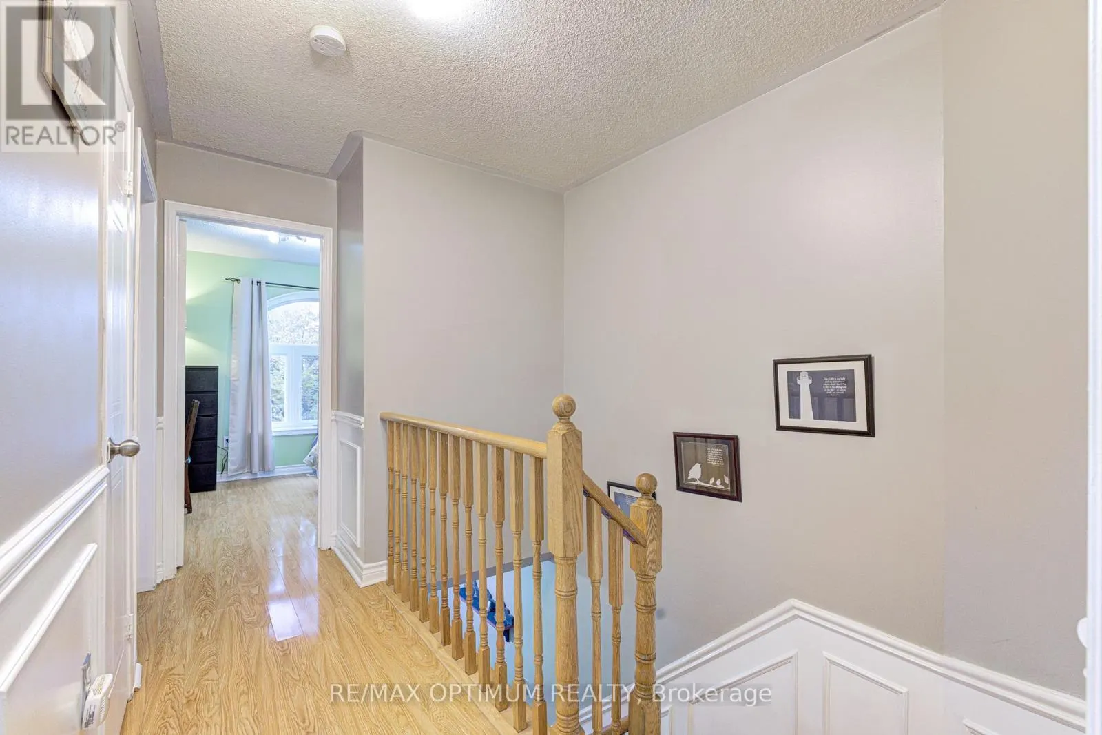 51 GOLDENLIGHT CIRCLE