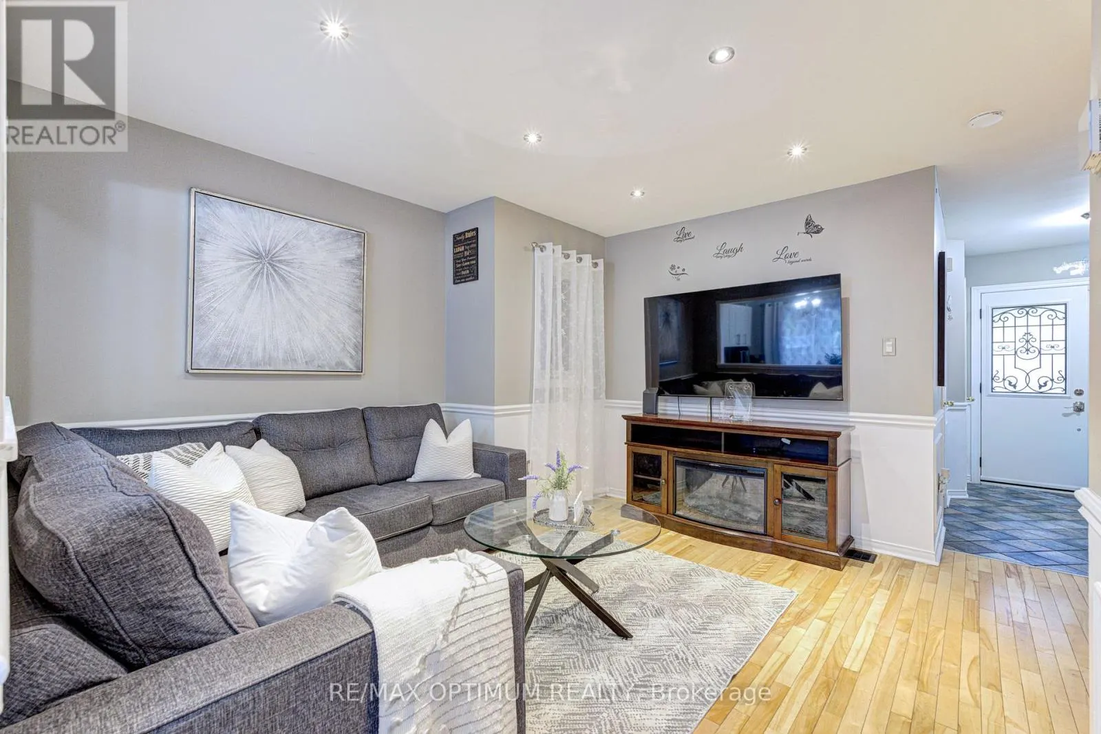 51 GOLDENLIGHT CIRCLE