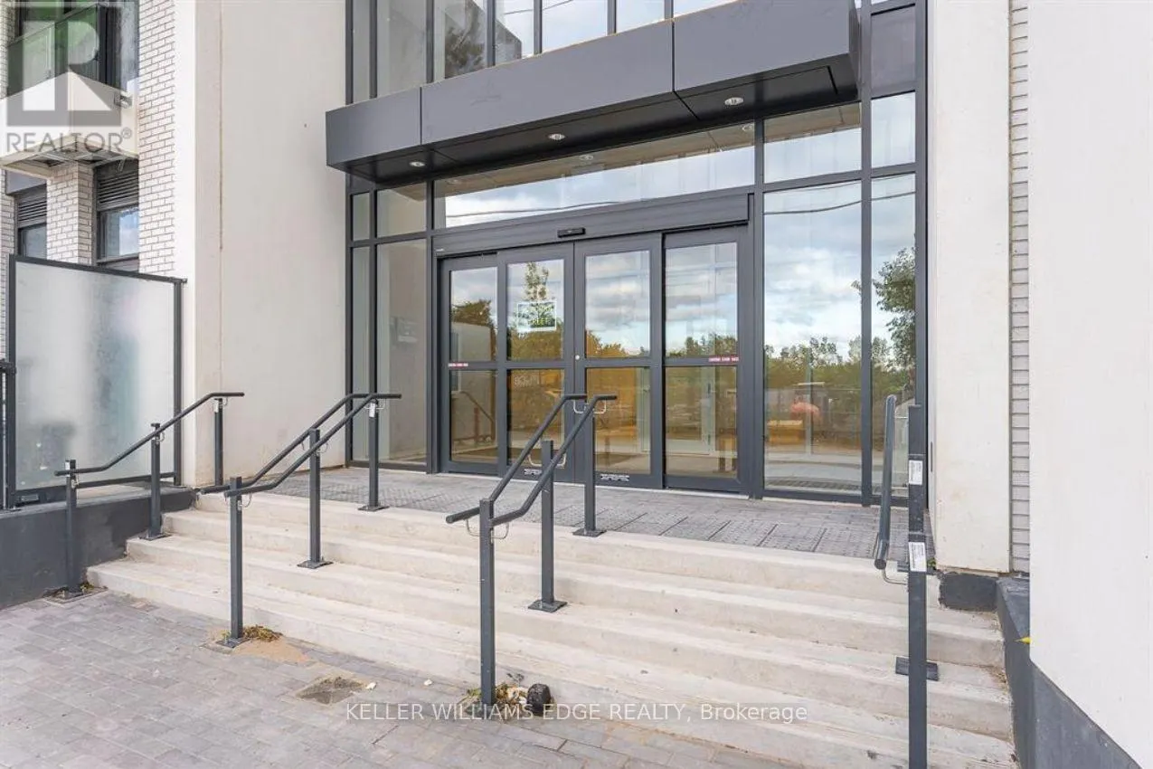 908 - 36 ZORRA STREET