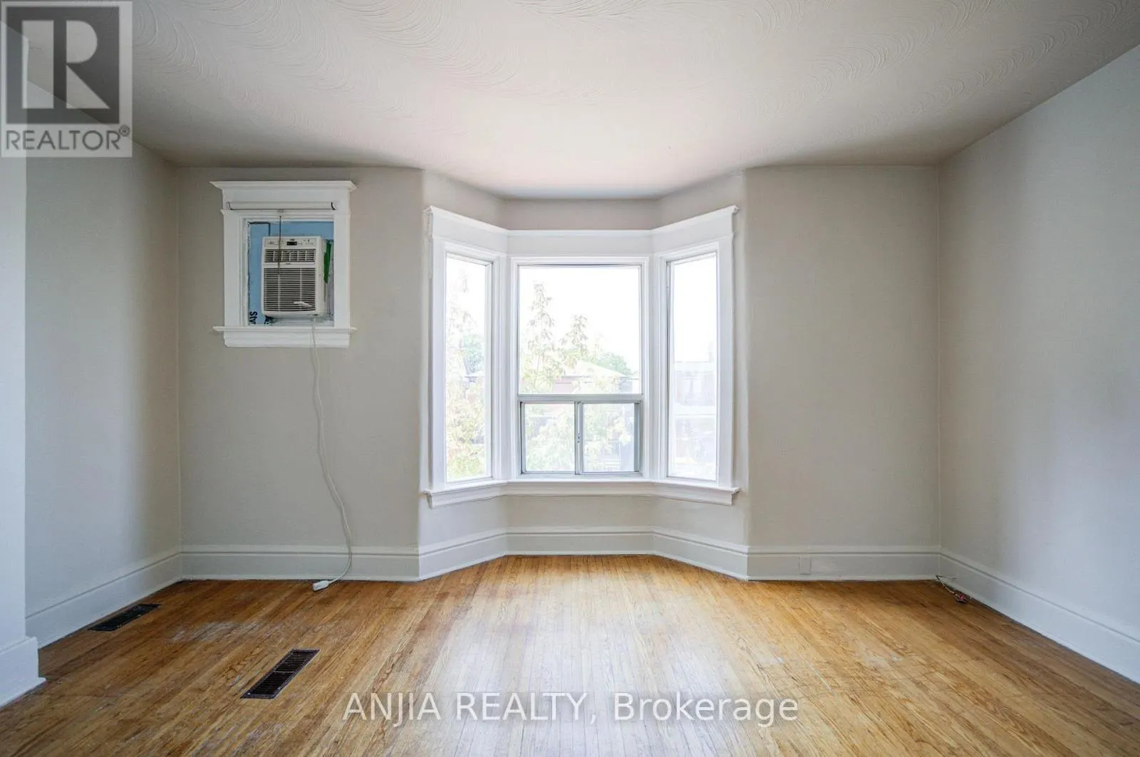 1063 DUFFERIN STREET