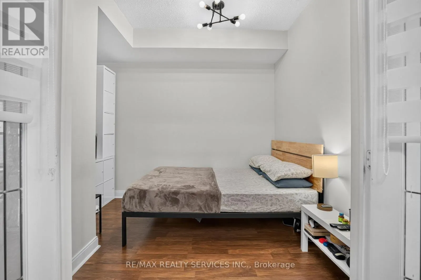 4403 - 60 ABSOLUTE AVENUE