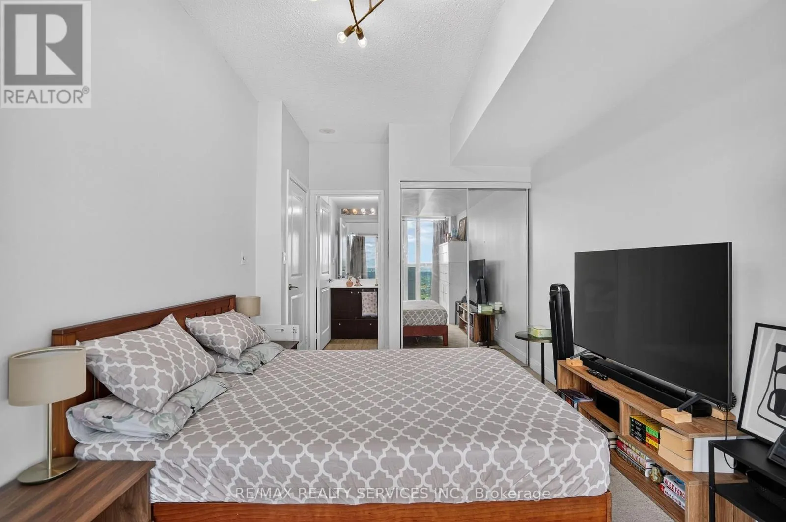 4403 - 60 ABSOLUTE AVENUE