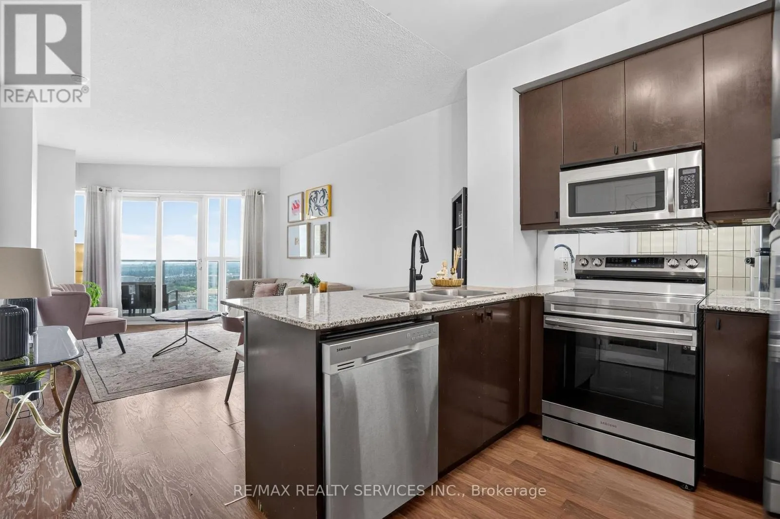 4403 - 60 ABSOLUTE AVENUE
