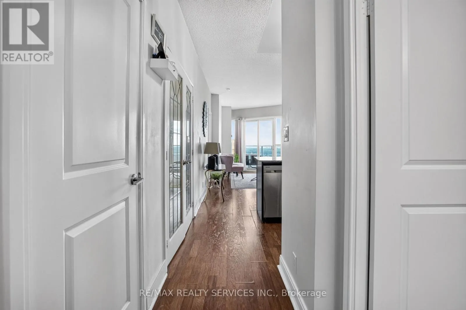 4403 - 60 ABSOLUTE AVENUE