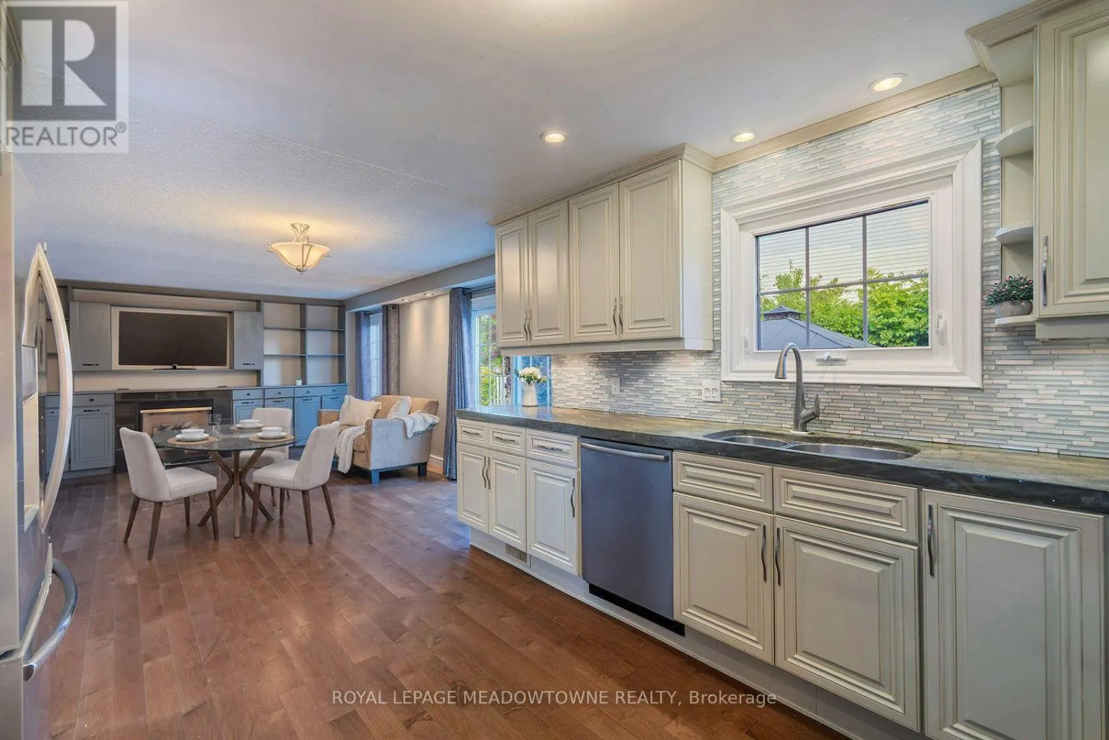 38 MCKILLOP COURT