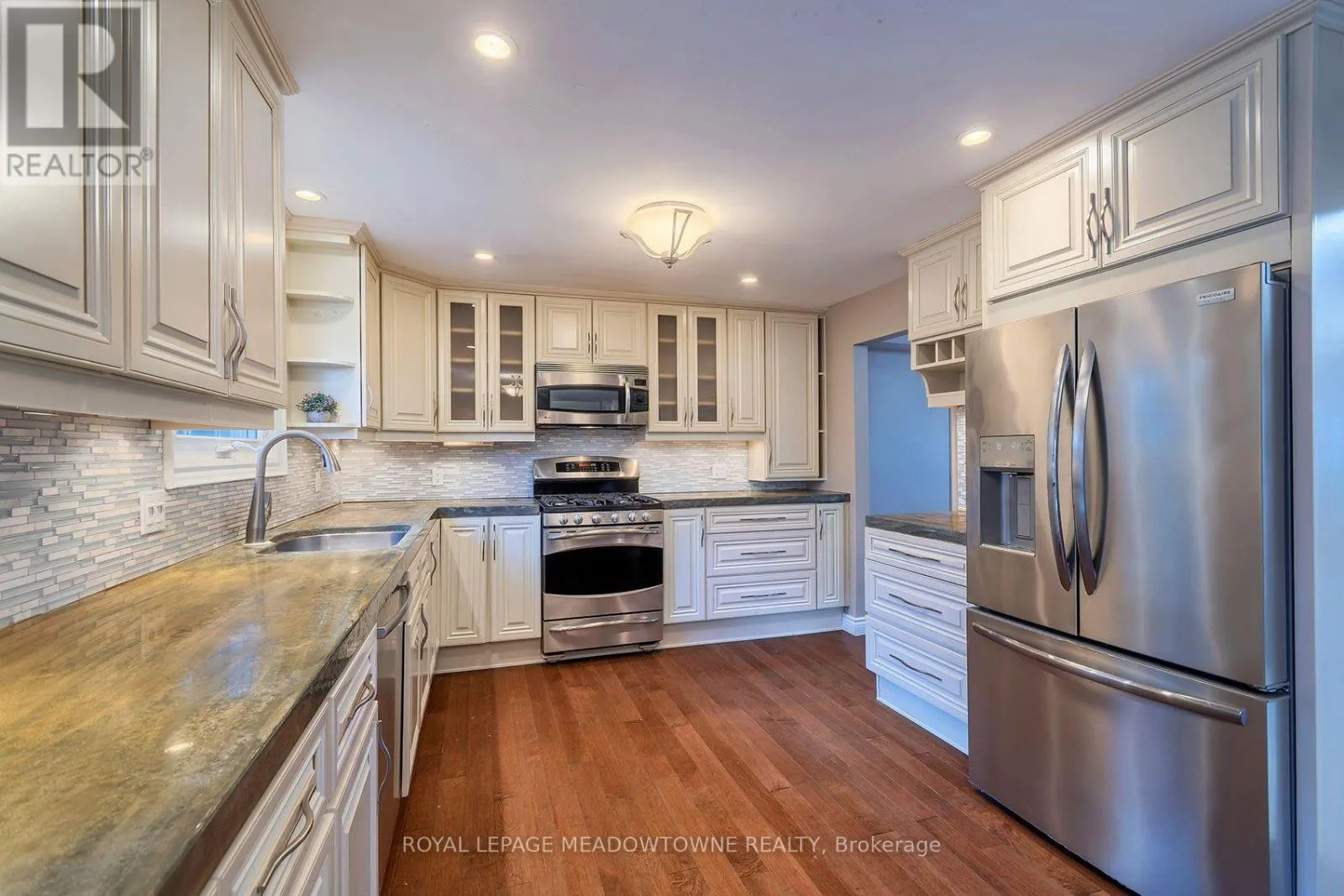 38 MCKILLOP COURT