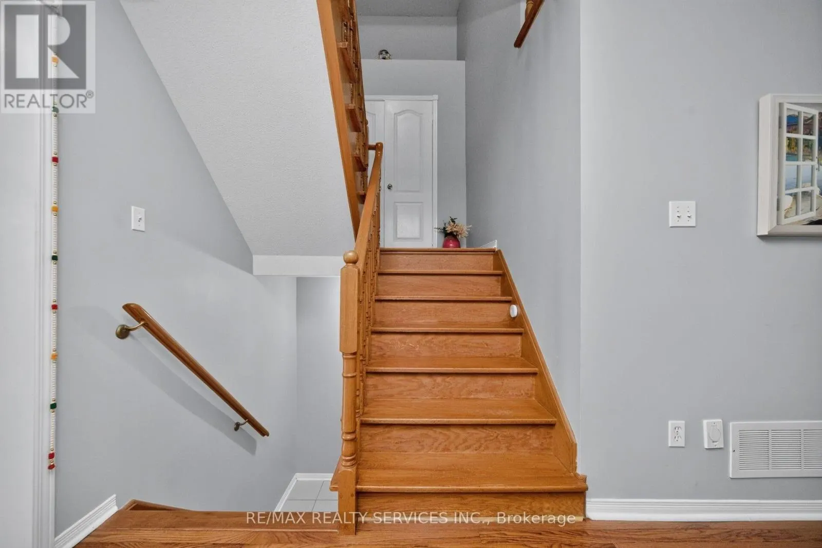26 PEACHLEAF CRESCENT S