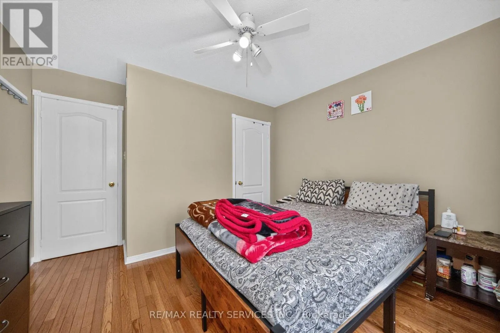 26 PEACHLEAF CRESCENT S