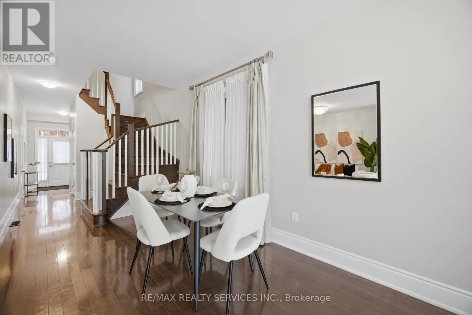 6 ZEPHYR ROAD