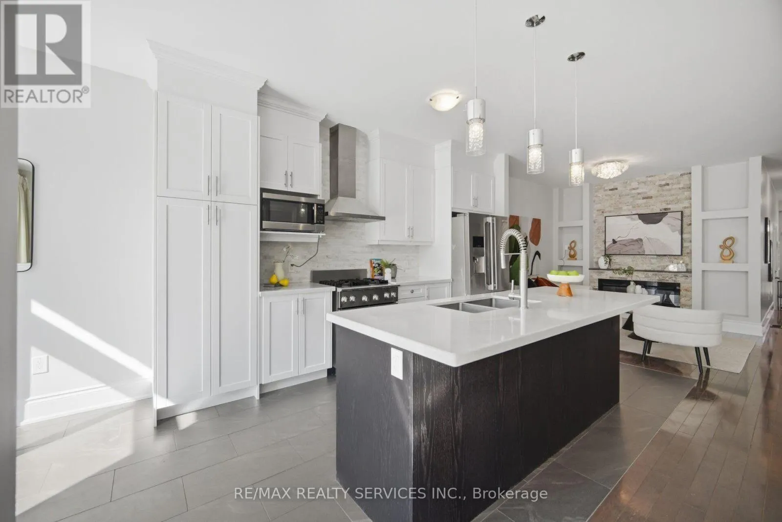 6 ZEPHYR ROAD