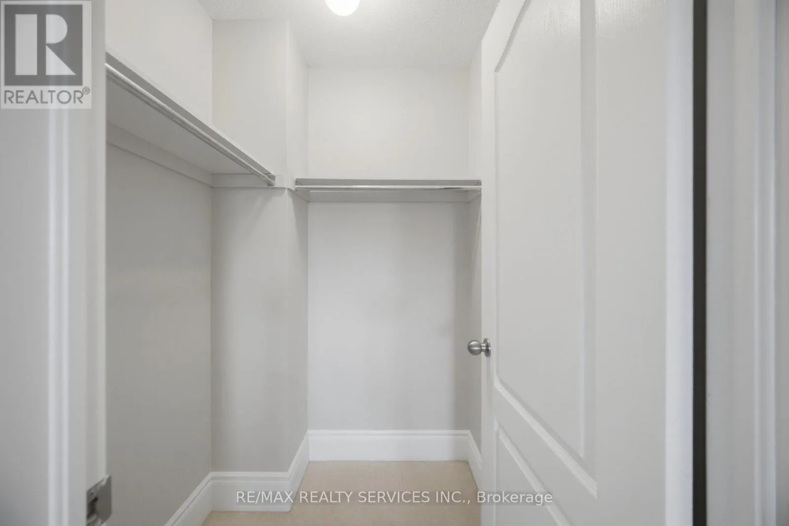 6 ZEPHYR ROAD