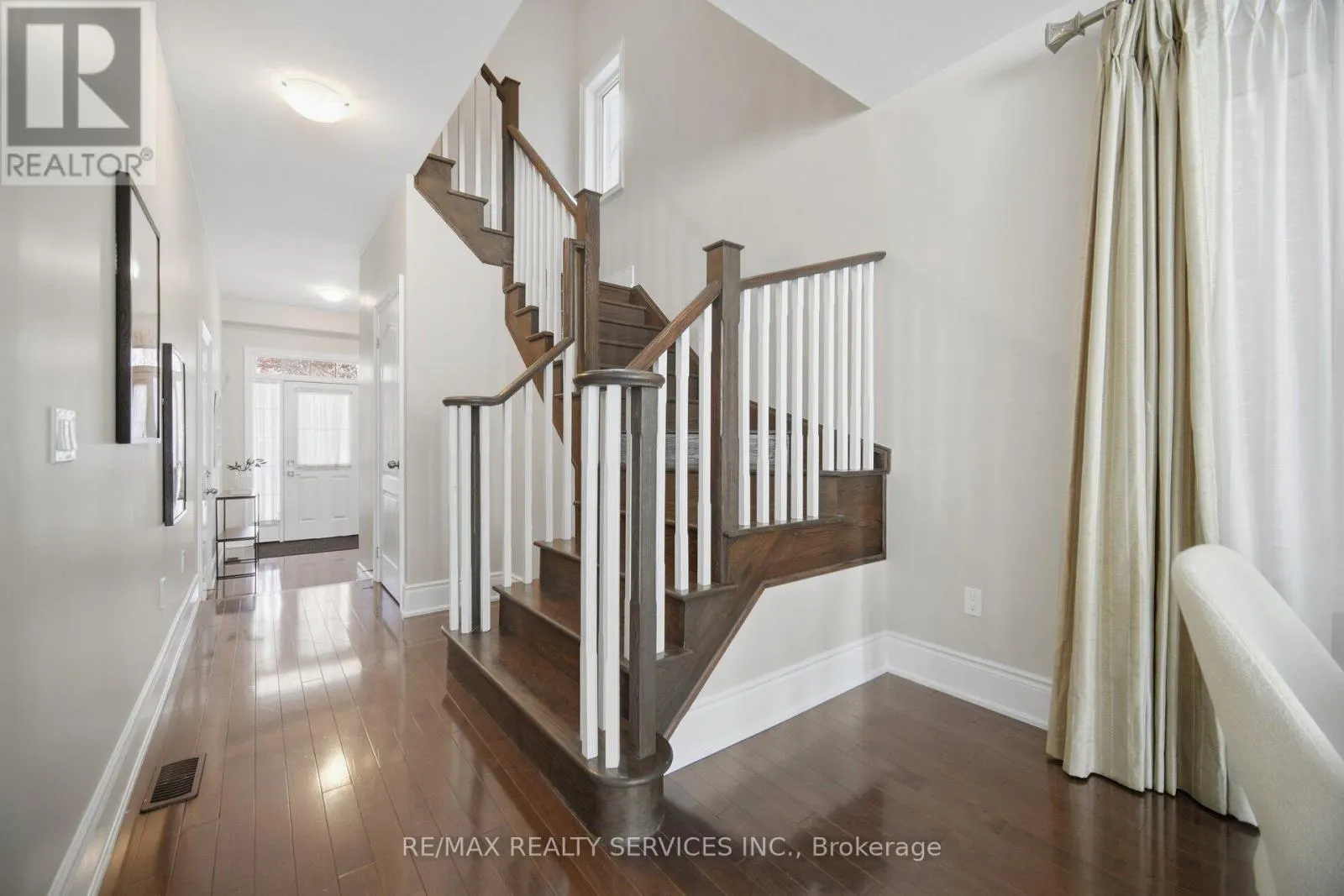6 ZEPHYR ROAD