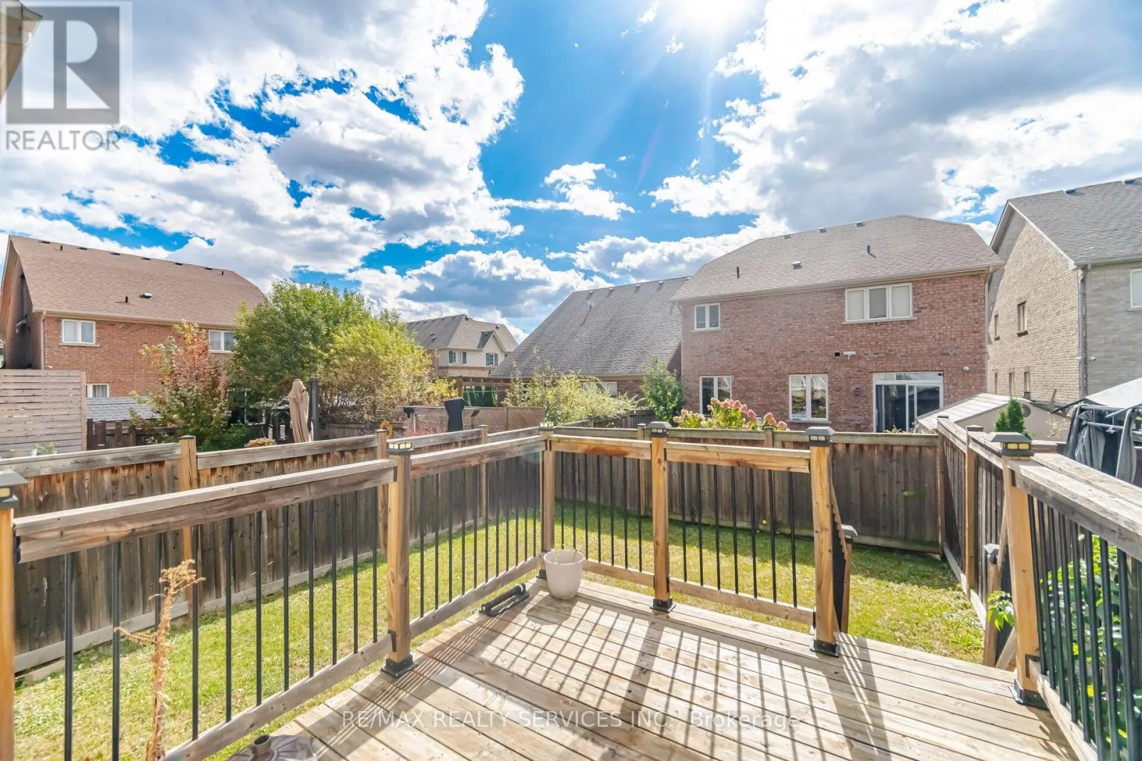 6 ZEPHYR ROAD