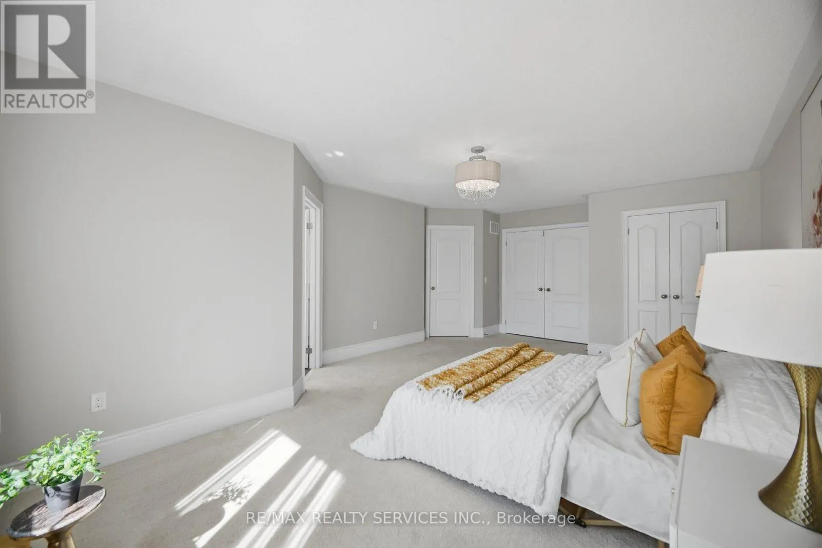 6 ZEPHYR ROAD